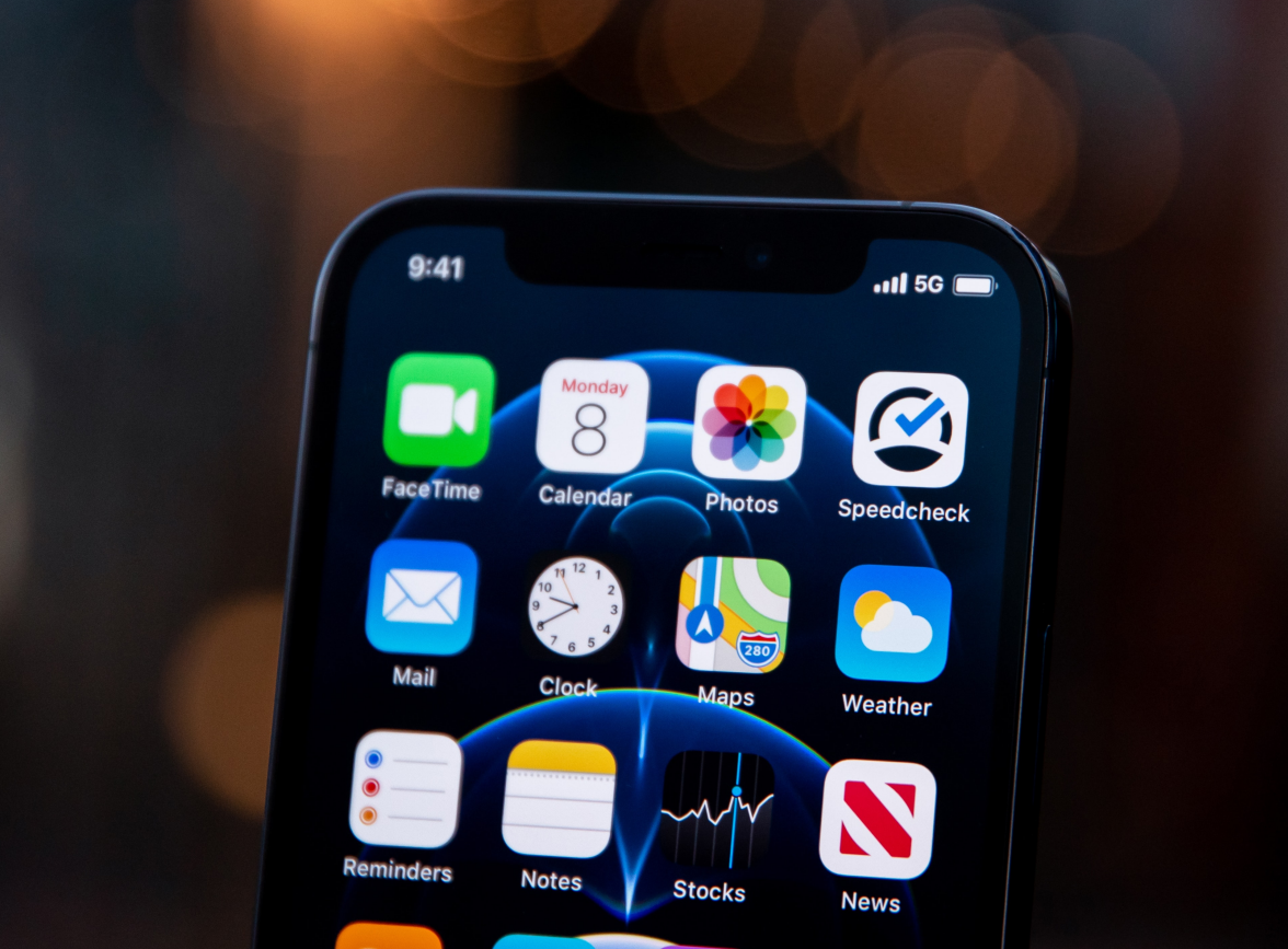 带岭苹果手机维修分享为什么 iPhone 12 在冬季会自动关机 